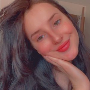 Meet your Posher, Maddy